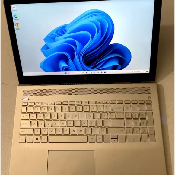 HP 15-DY2172WM 15.6 (512GB SSD, Intel Core i7-1165G7, 2.80GHz, 8GB RAM) Laptop